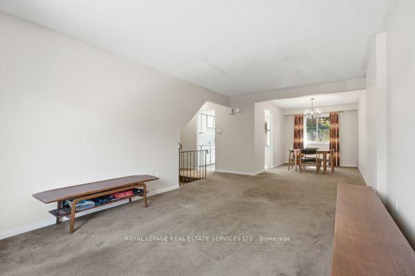 29 Silver Shadow Path • Toronto, ON photo 14