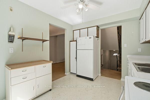 29 Silver Shadow Path • Toronto, ON photo 15