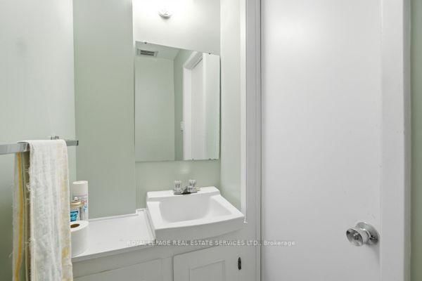 29 Silver Shadow Path • Toronto, ON photo 22