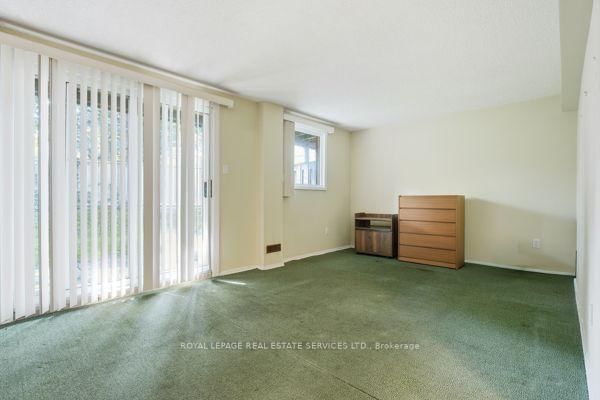 29 Silver Shadow Path • Toronto, ON photo 38