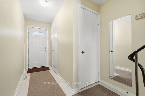 29 Silver Shadow Path • Toronto, ON photo 8