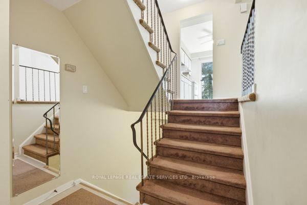 29 Silver Shadow Path • Toronto, ON photo 9