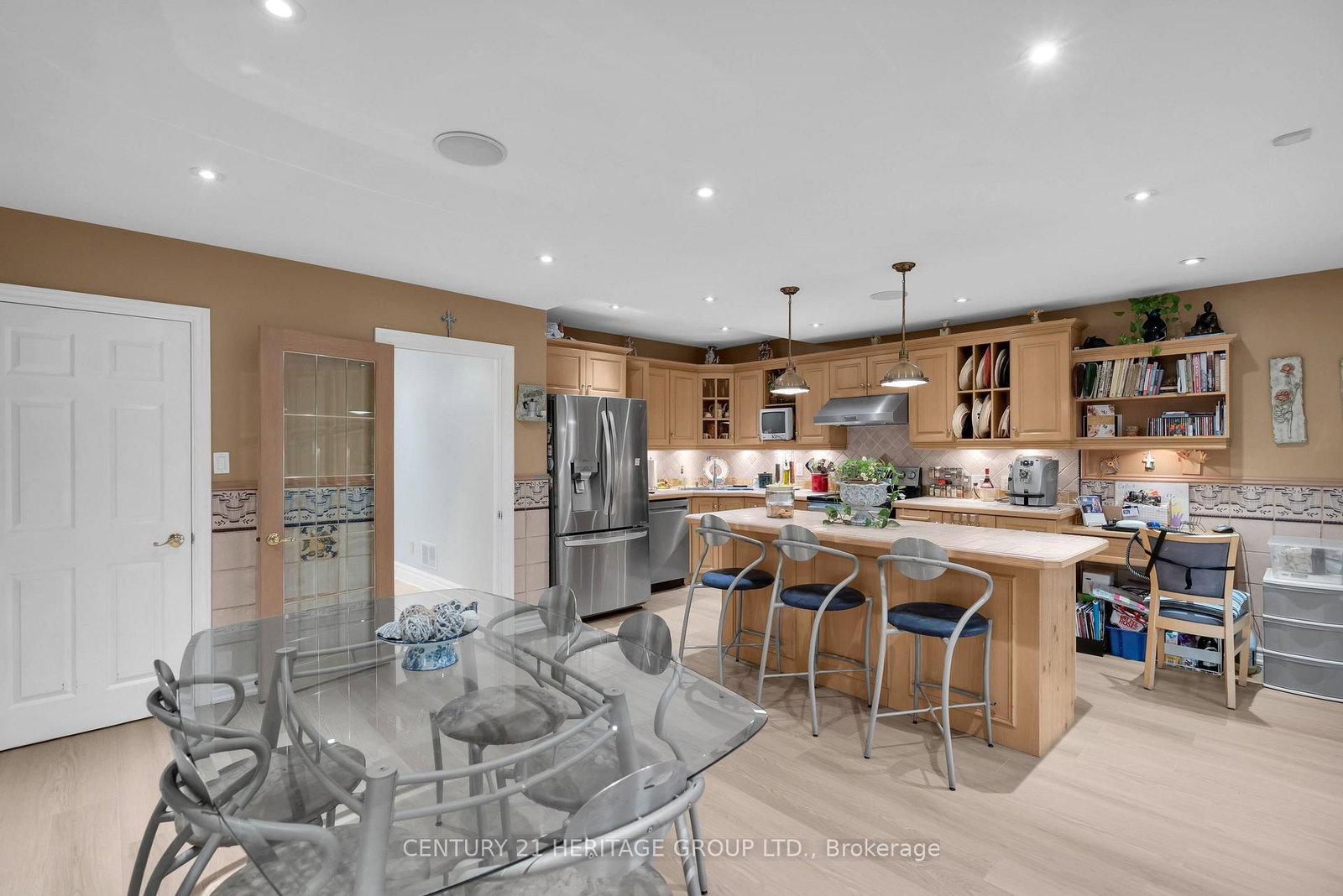 33 Sanderstead Avenue • Toronto, ON photo 14