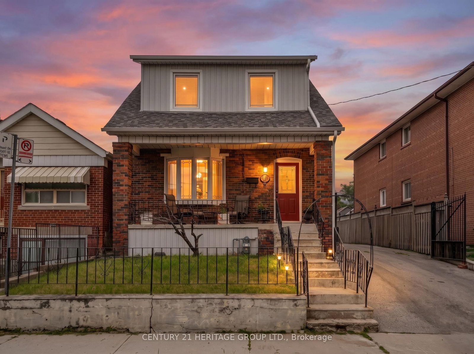 33 Sanderstead Avenue • Toronto, ON photo 2