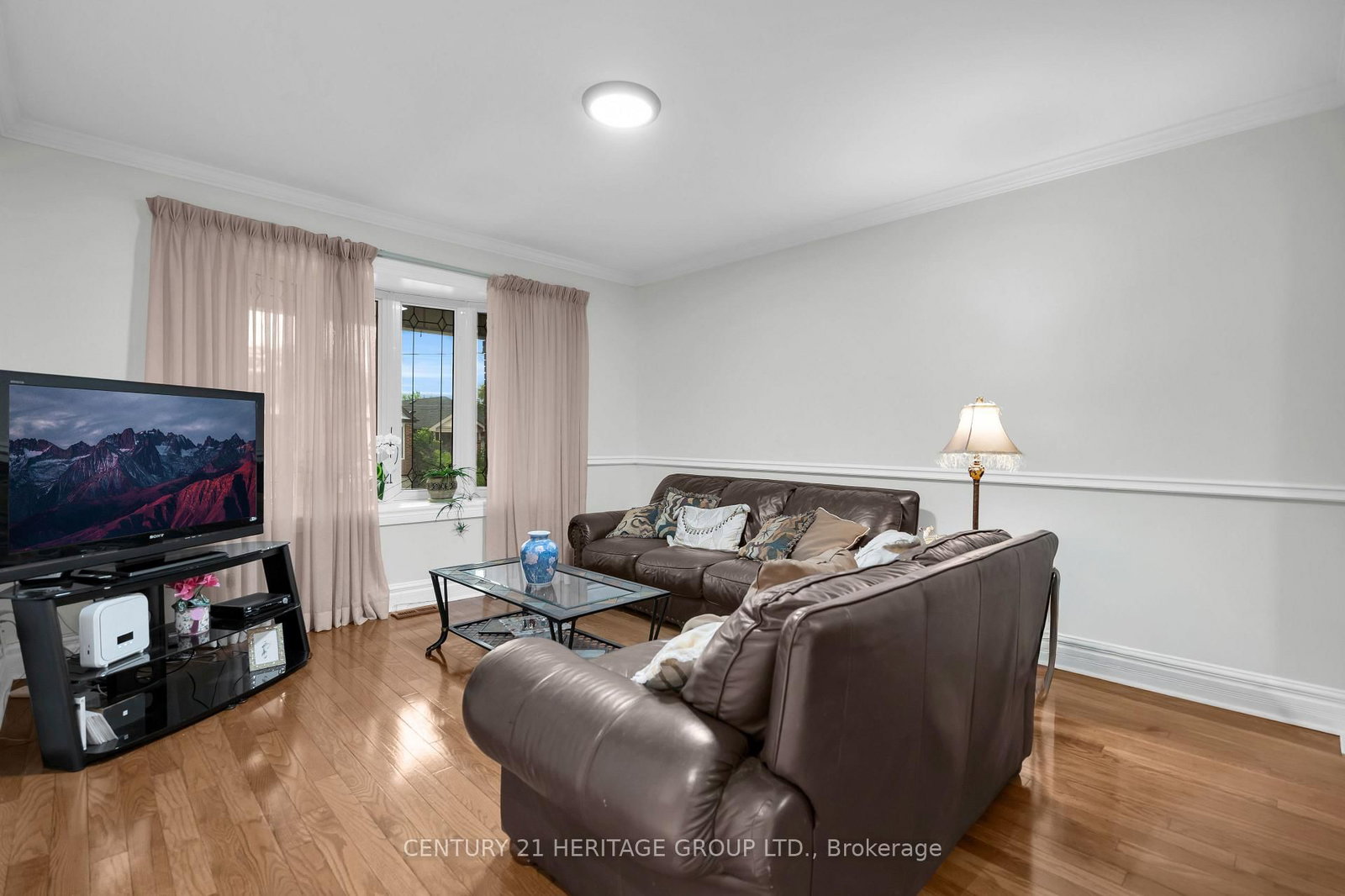 33 Sanderstead Avenue • Toronto, ON photo 9
