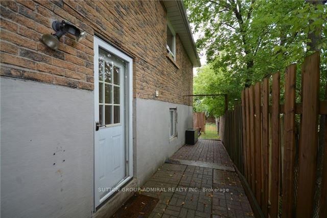 94 Sackville Street • Caledon, ON photo 11
