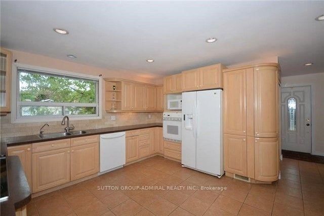 94 Sackville Street • Caledon, ON photo 5