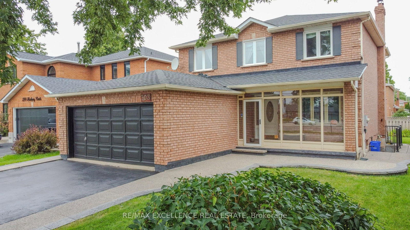 303 Hickory Circle • Oakville, ON photo 1