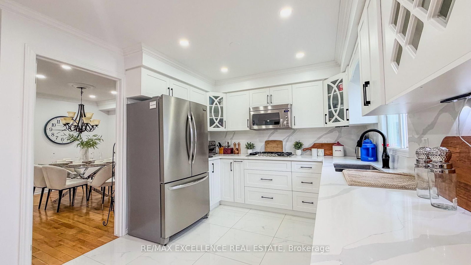303 Hickory Circle • Oakville, ON photo 13
