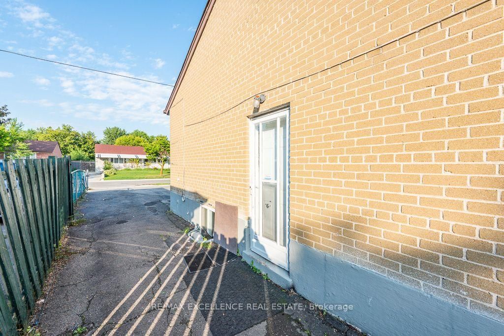 7150 Minotola Avenue • Mississauga, ON photo 21