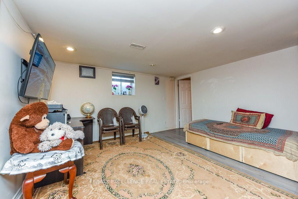 7150 Minotola Avenue • Mississauga, ON photo 25
