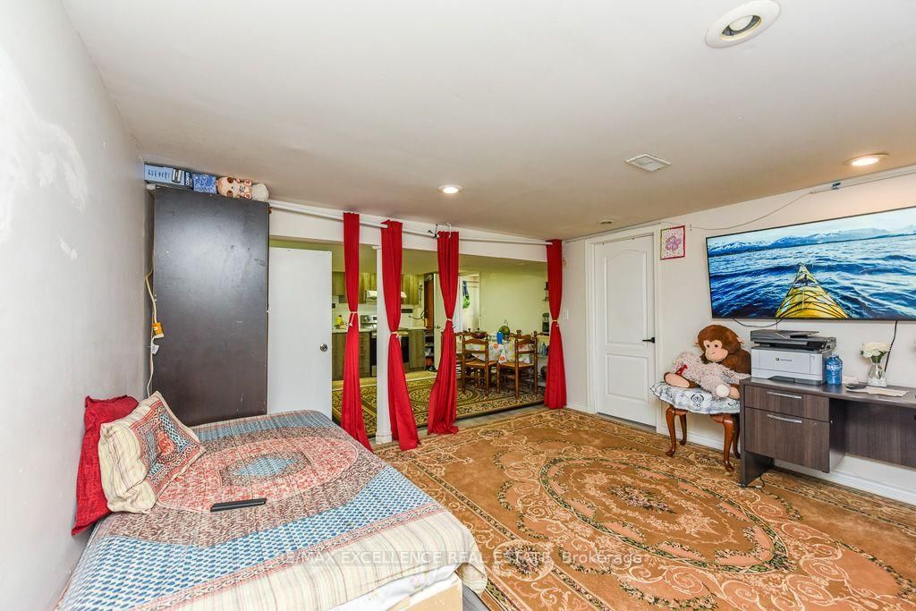 7150 Minotola Avenue • Mississauga, ON photo 26