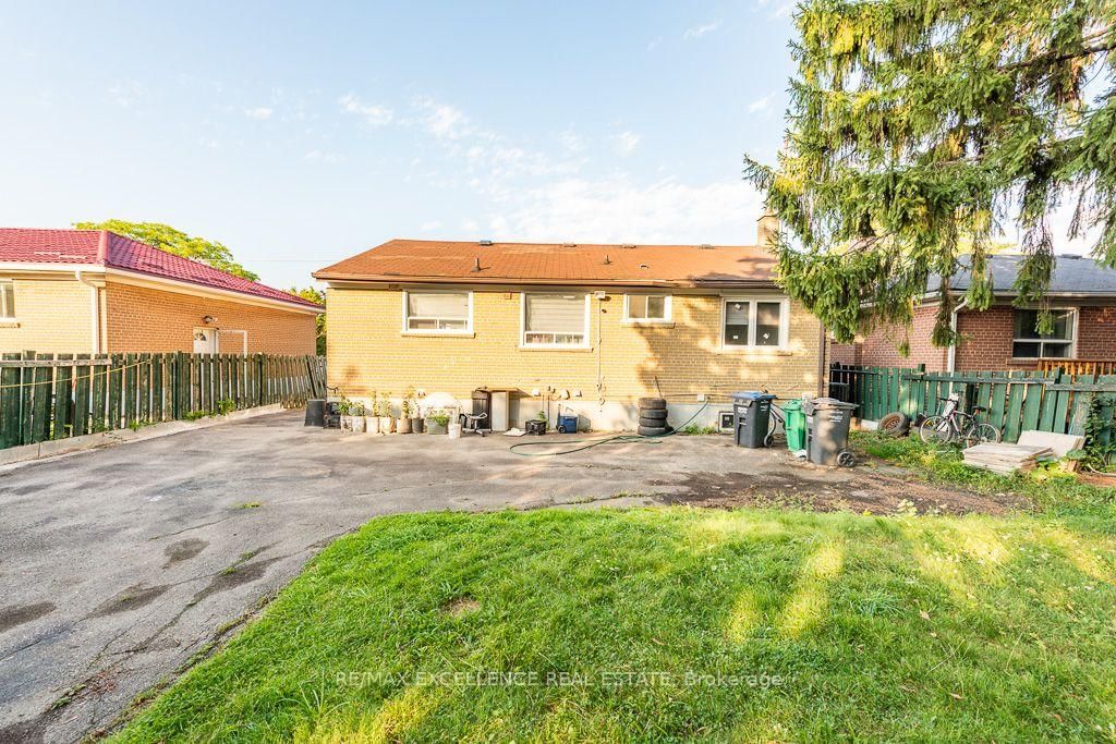 7150 Minotola Avenue • Mississauga, ON photo 34