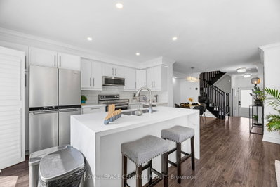 938 Burrows Gate • Milton, ON photo 8