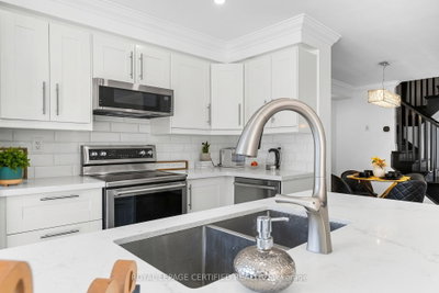 938 Burrows Gate • Milton, ON photo 9