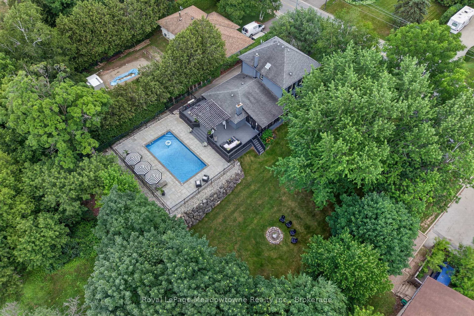 53 CAMPBELL Avenue E • Milton, ON photo 47