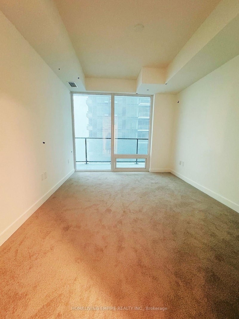 1915 - 4010 Eglinton Avenue W