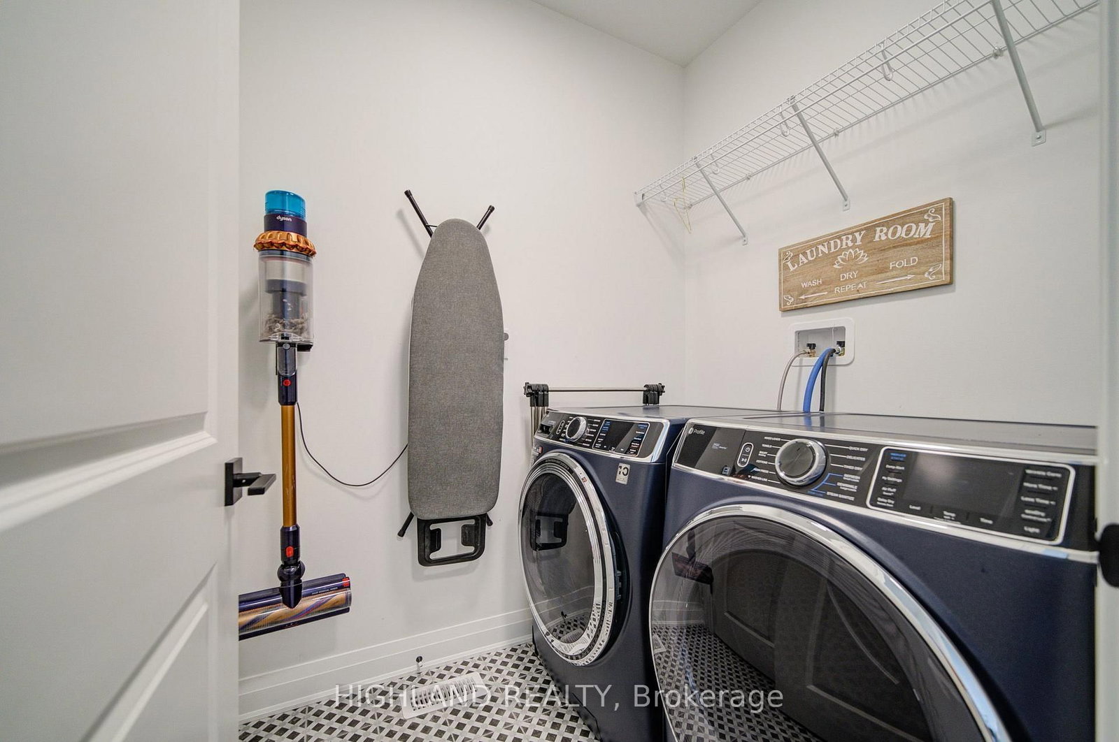 3153 John Mckay Boulevard • Oakville, ON photo 16