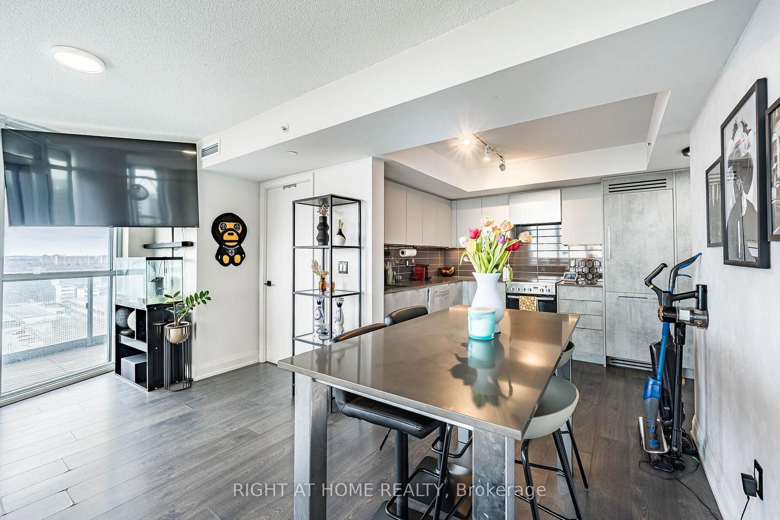 30 gibbs Road • #1309 • Toronto, ON photo 11