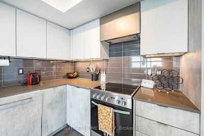 30 gibbs Road • #1309 • Toronto, ON photo 5