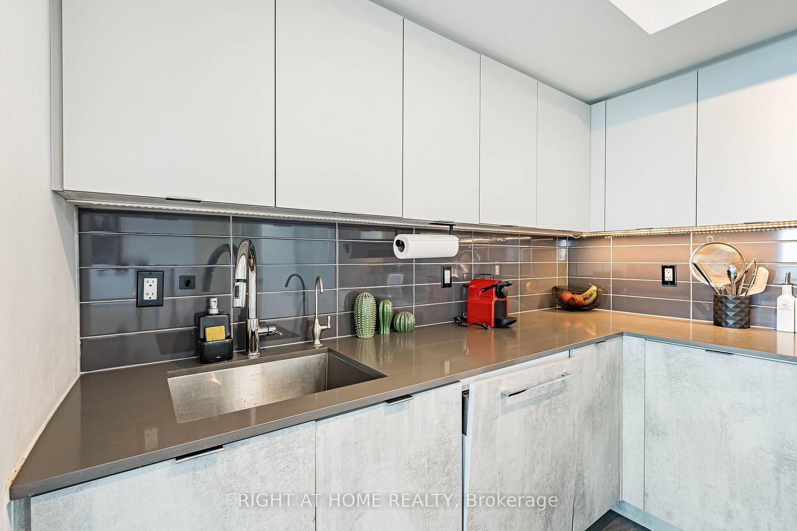 30 gibbs Road • #1309 • Toronto, ON photo 6