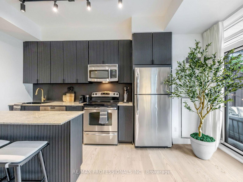 402 - 155 Legion Road N