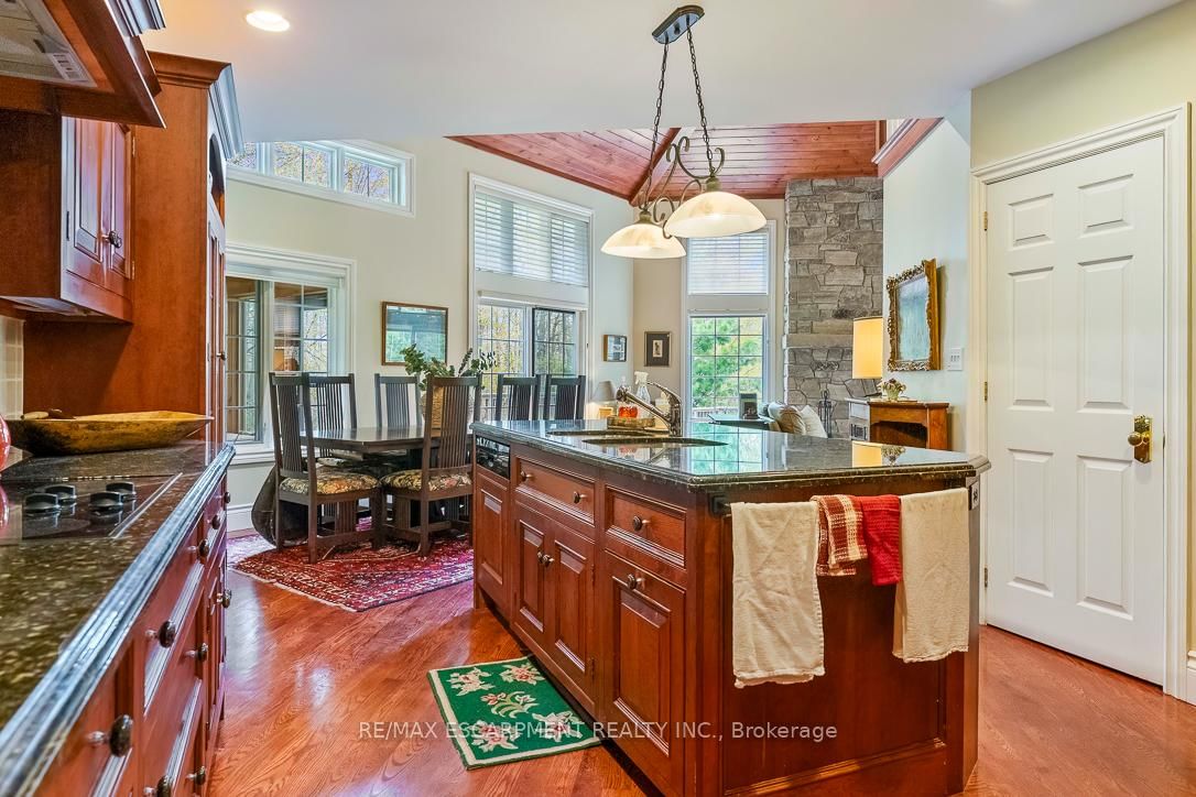 22 Southridge Trail • Caledon, ON photo 17