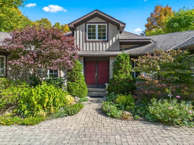 22 Southridge Trail • Caledon, ON photo 4