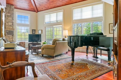 22 Southridge Trail • Caledon, ON photo 6