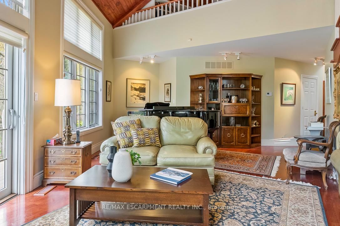 22 Southridge Trail • Caledon, ON photo 9