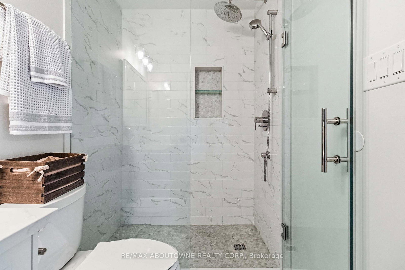 2228 Jillian Lane • Oakville, ON photo 21