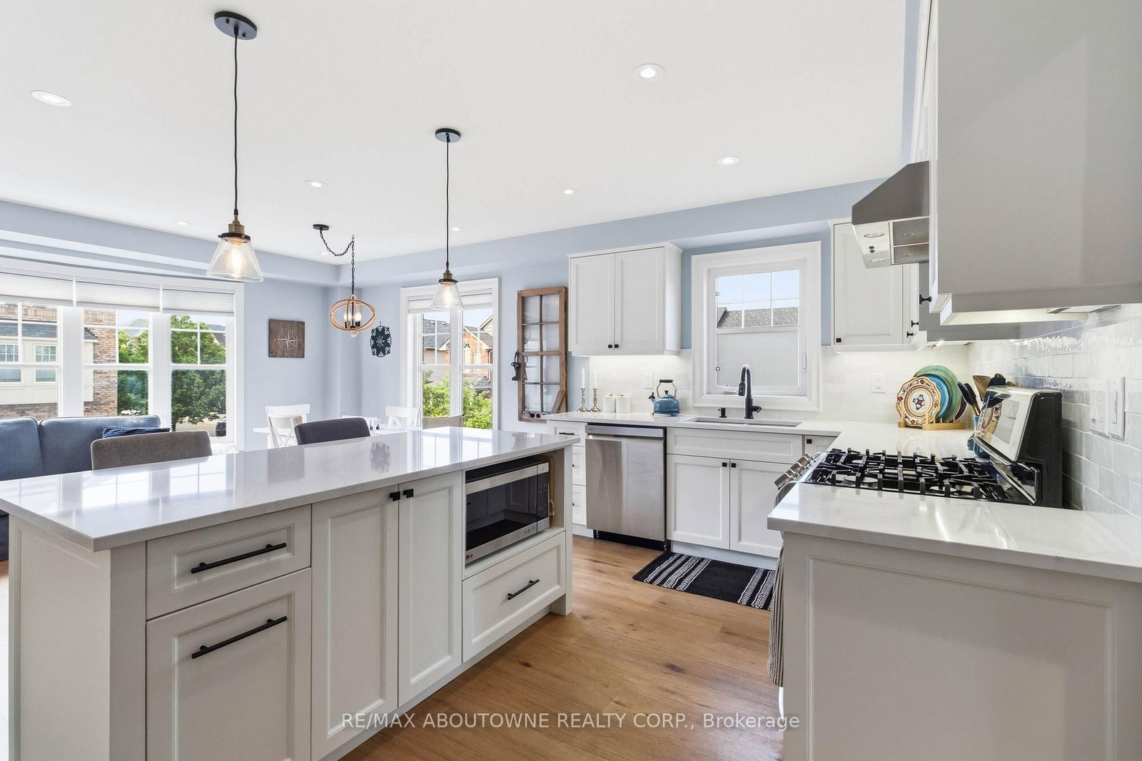 2228 Jillian Lane • Oakville, ON photo 8