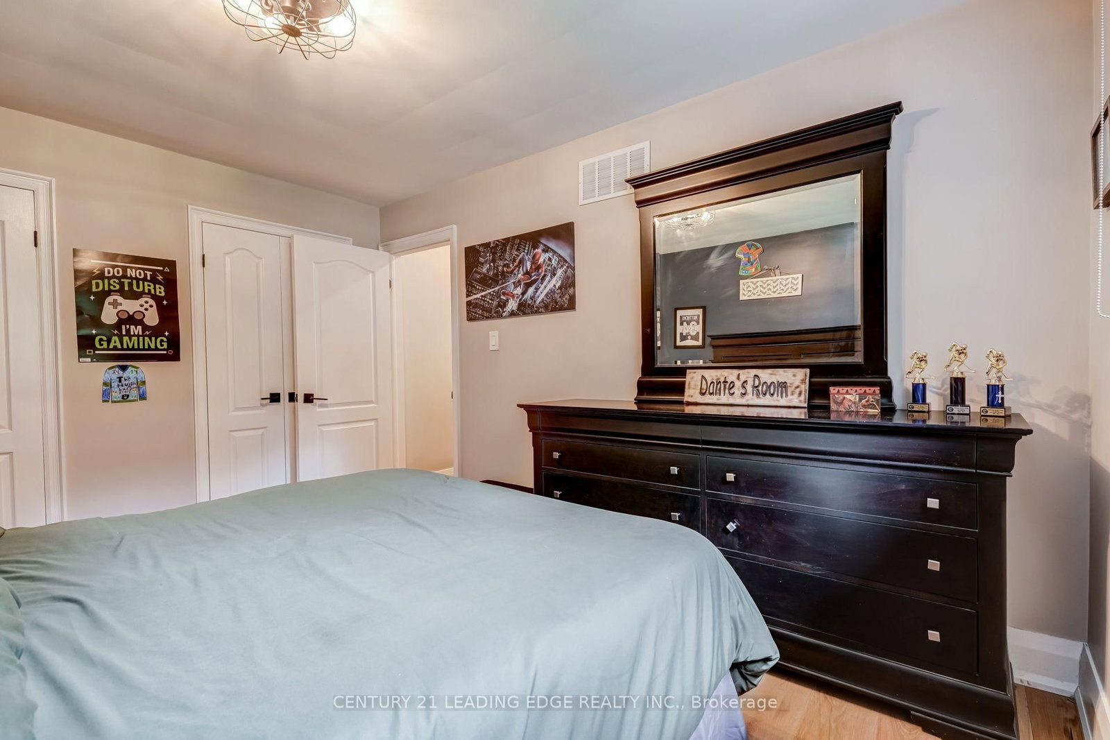 5 Mountbatten Road • Toronto, ON photo 24