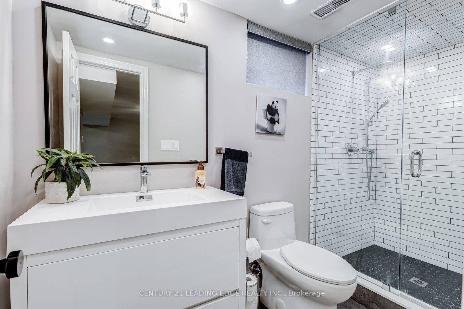 5 Mountbatten Road • Toronto, ON photo 39