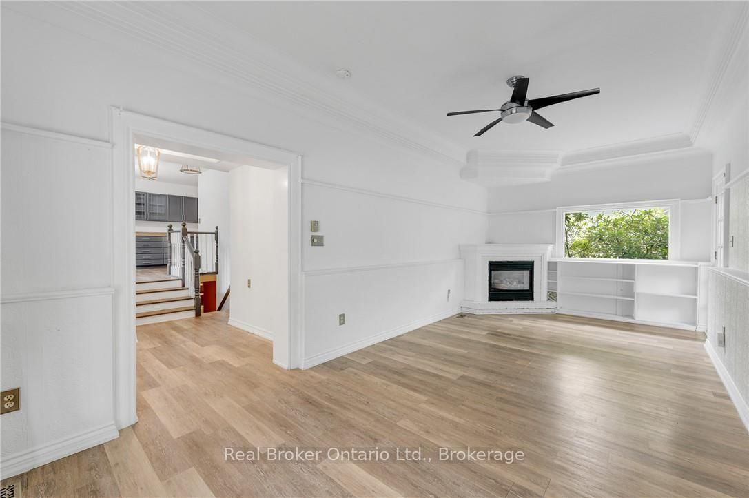 374 Spruce Street • Oakville, ON photo 13
