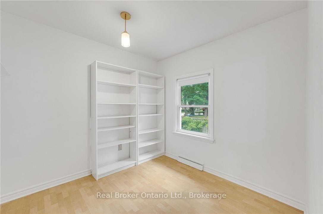 374 Spruce Street • Oakville, ON photo 22