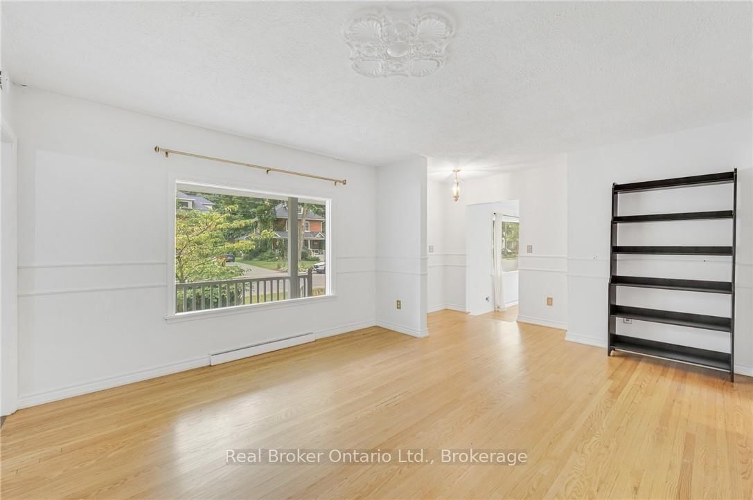 374 Spruce Street • Oakville, ON photo 24