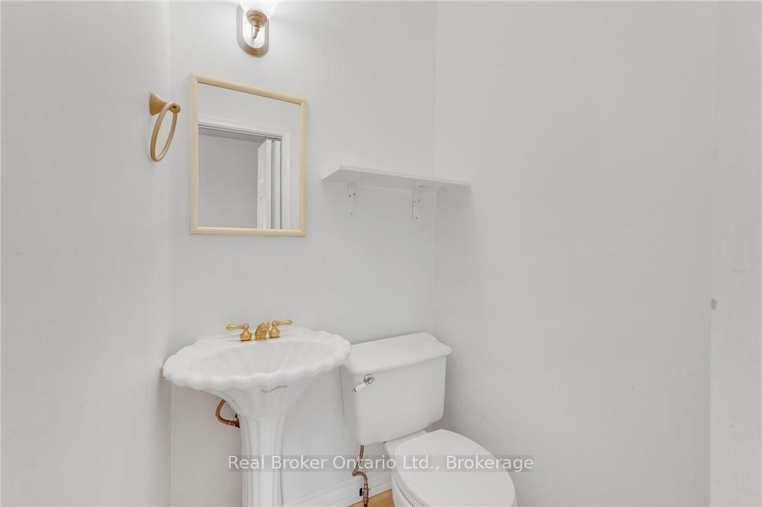 374 Spruce Street • Oakville, ON photo 28