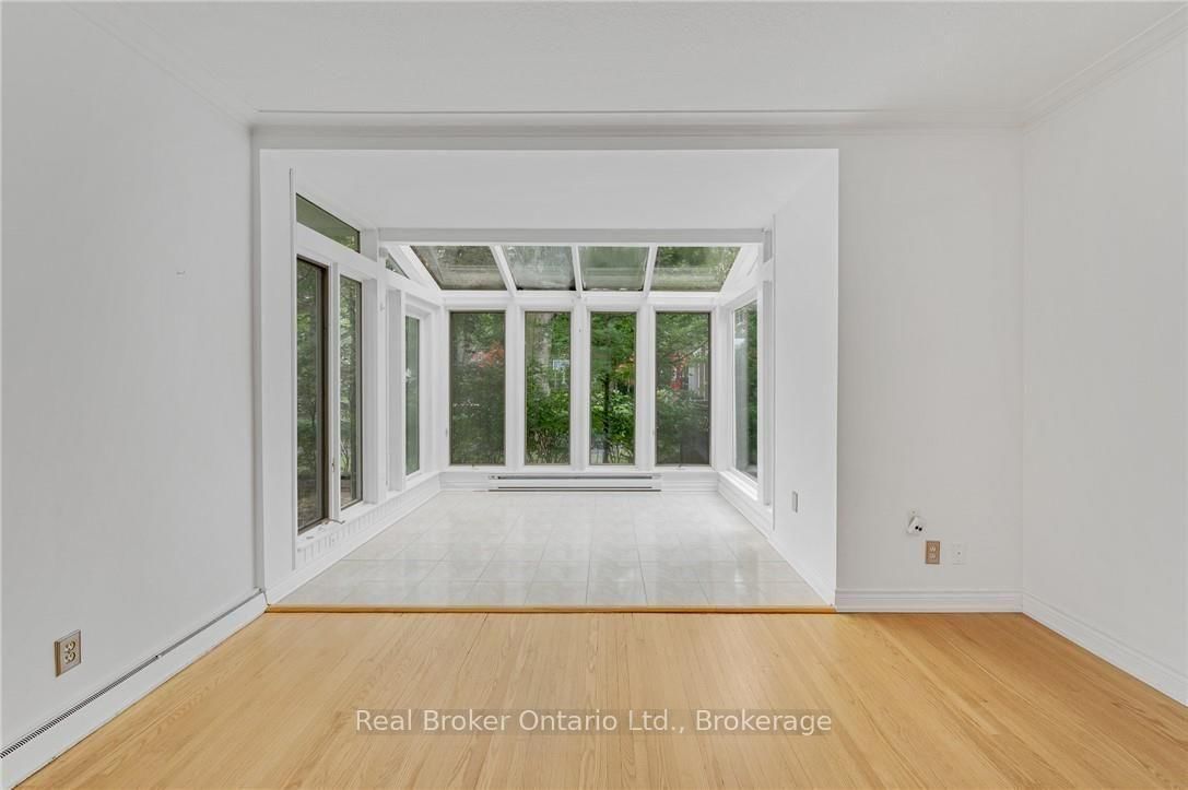 374 Spruce Street • Oakville, ON photo 30