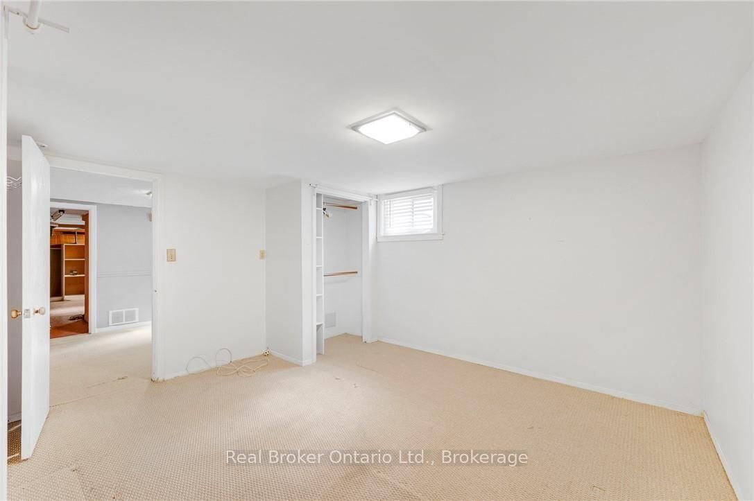 374 Spruce Street • Oakville, ON photo 33