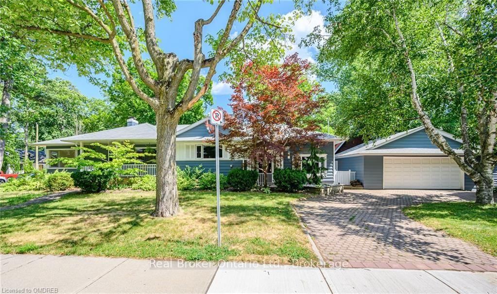 374 Spruce Street • Oakville, ON photo 41