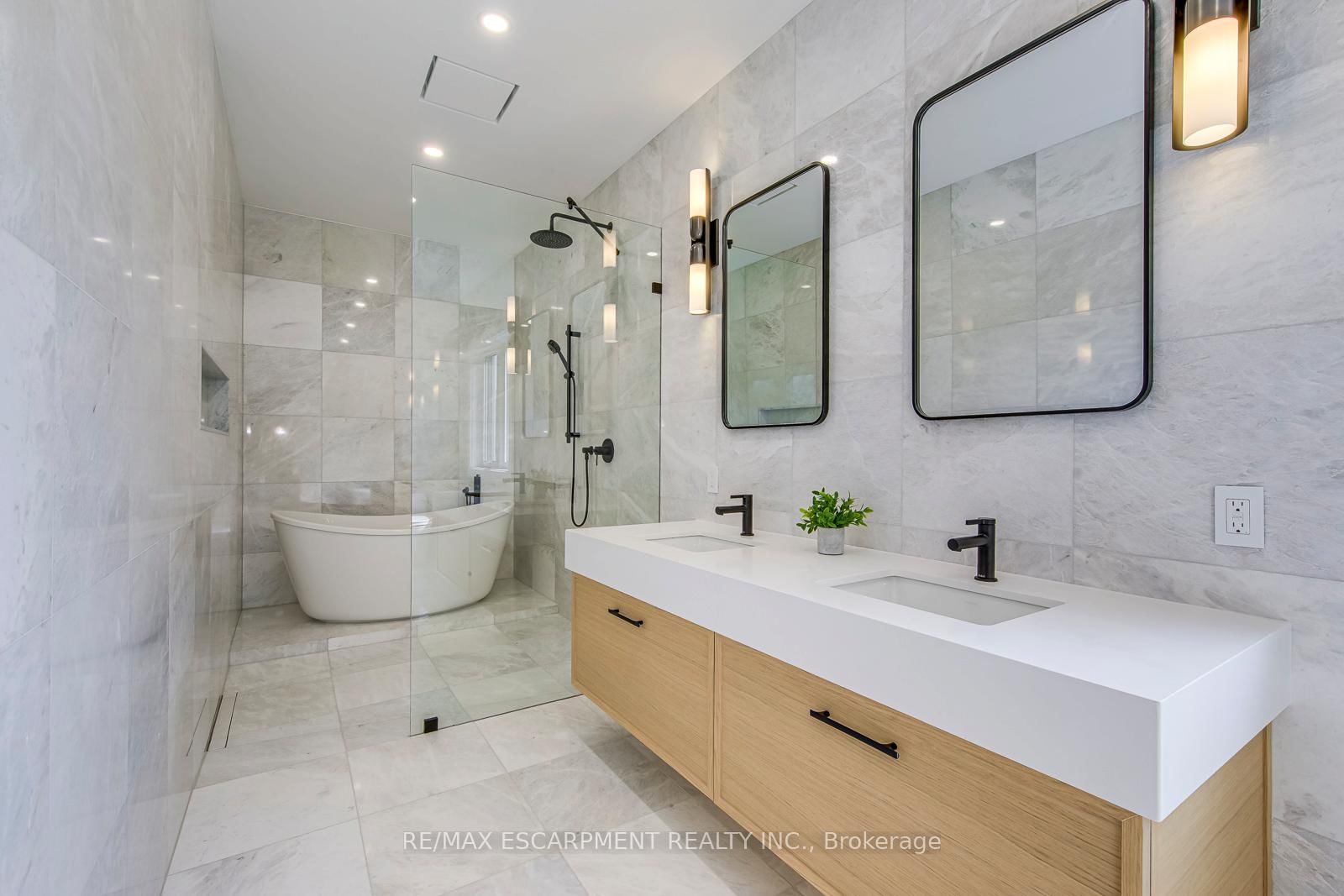 1411 Mountain Grove Avenue • Burlington, ON photo 28