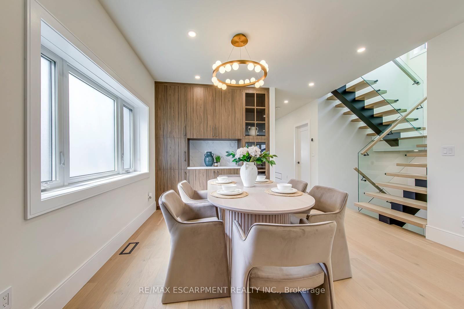 1411 Mountain Grove Avenue • Burlington, ON photo 9