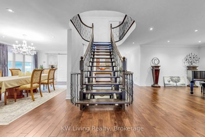 5167 Frybrook Court • Mississauga, ON photo 4