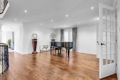 5167 Frybrook Court • Mississauga, ON photo 5