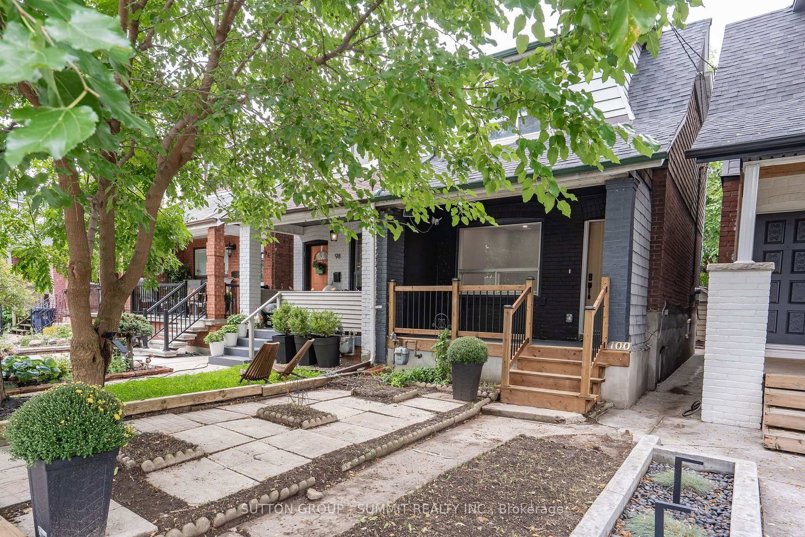 100 ROSETHORN Avenue • Toronto, ON photo 2