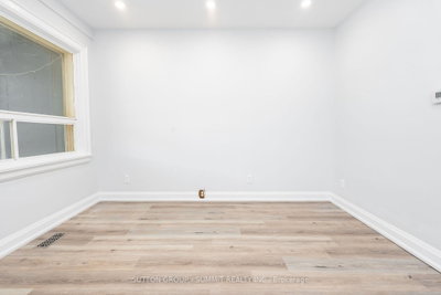100 ROSETHORN Avenue • Toronto, ON photo 4