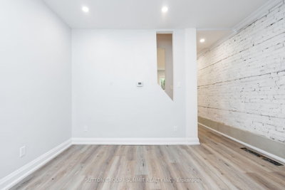 100 ROSETHORN Avenue • Toronto, ON photo 6