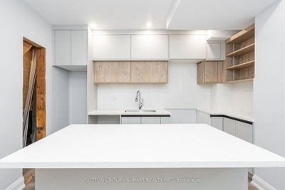 100 ROSETHORN Avenue • Toronto, ON photo 8
