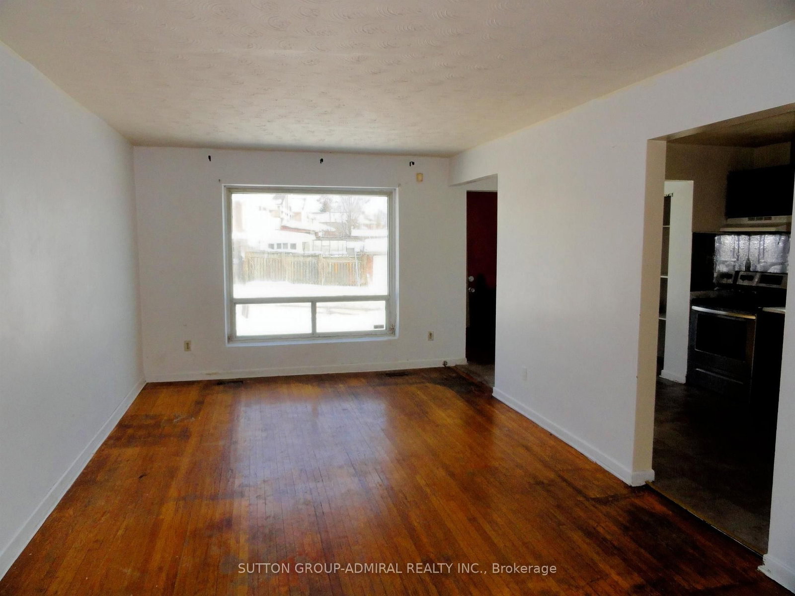 205 St Lucie Drive • Toronto, ON photo 4